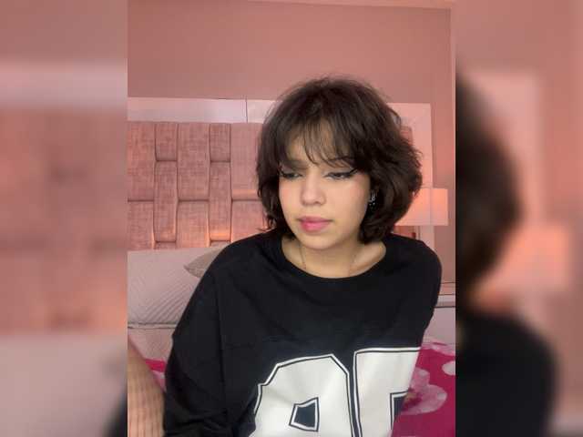 SophieCollins live cam on BongaCams