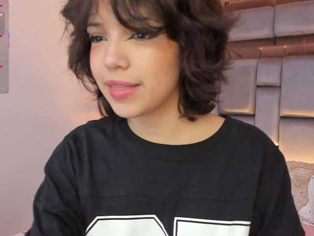 SophieCollins live cam on BongaCams