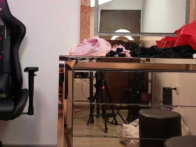 SophieCollins live cam on BongaCams