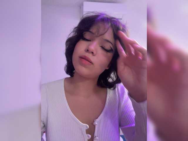 SophieCollins live cam on BongaCams