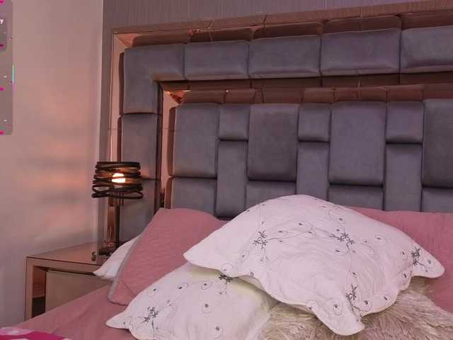 SophieCollins live cam on BongaCams