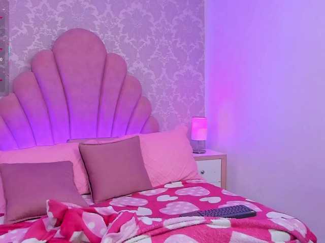 SophieCollins live cam on BongaCams