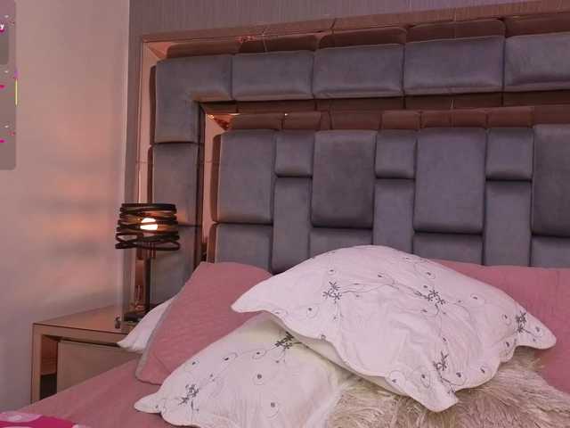 SophieCollins live cam on BongaCams