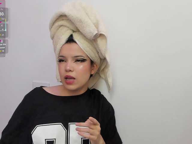 SophieCollins live cam on BongaCams
