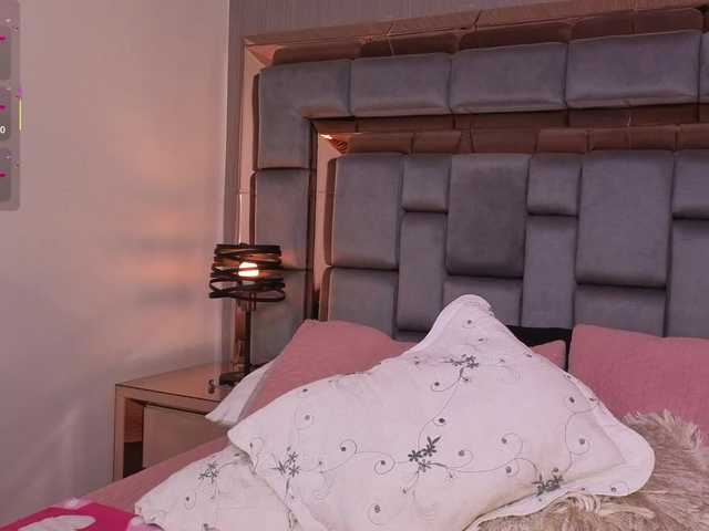 SophieCollins live cam on BongaCams