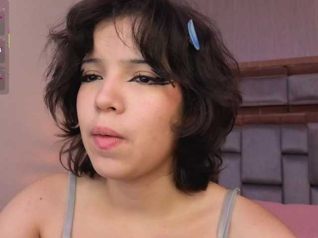SophieCollins live cam on BongaCams