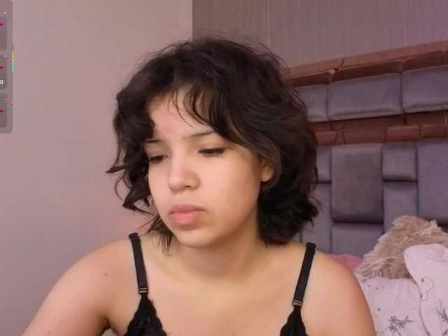 SophieCollins Live Cam on BongaCams