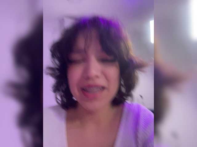 SophieCollins live cam on BongaCams