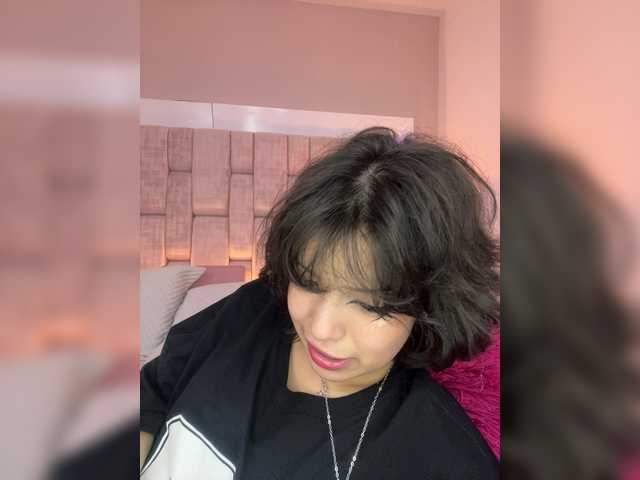 SophieCollins live cam on BongaCams