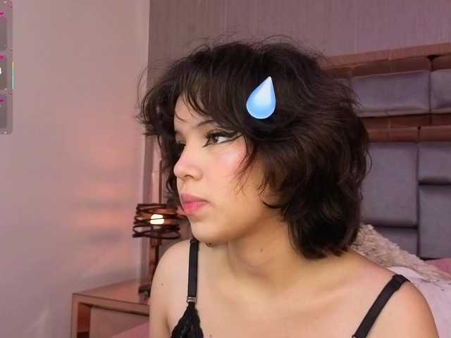 SophieCollins live cam on BongaCams