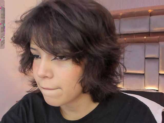 SophieCollins live cam on BongaCams