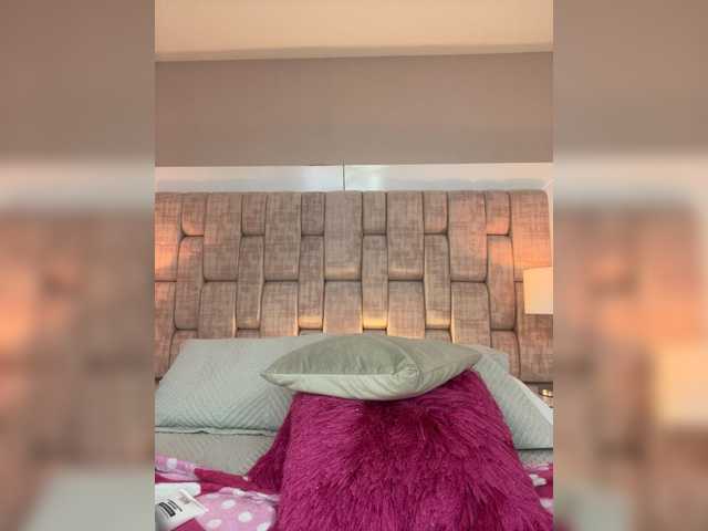 SophieCollins live cam on BongaCams