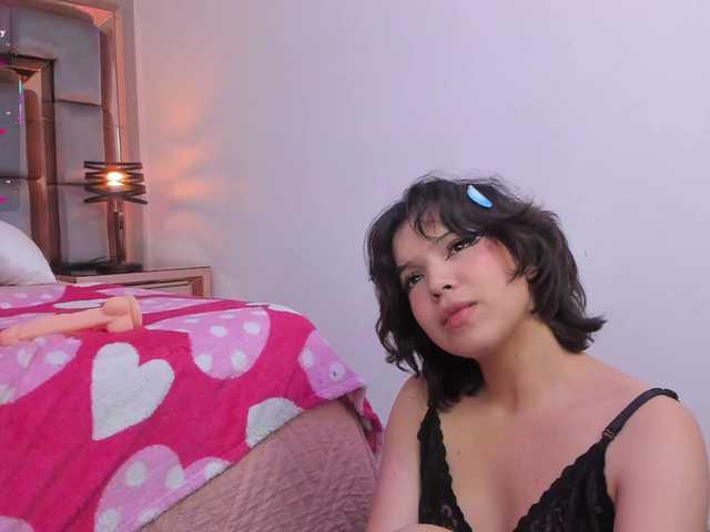 SophieCollins live cam on BongaCams
