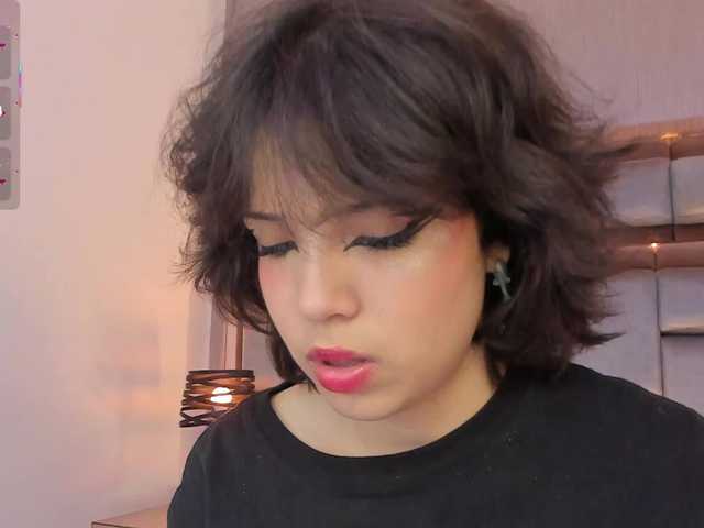 SophieCollins live cam on BongaCams