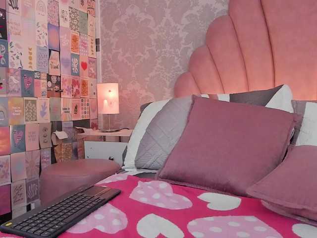 SophieCollins live cam on BongaCams