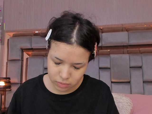 SophieCollins live cam on BongaCams
