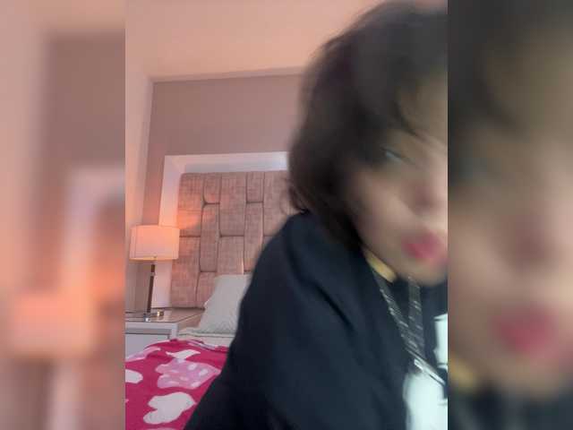 SophieCollins live cam on BongaCams