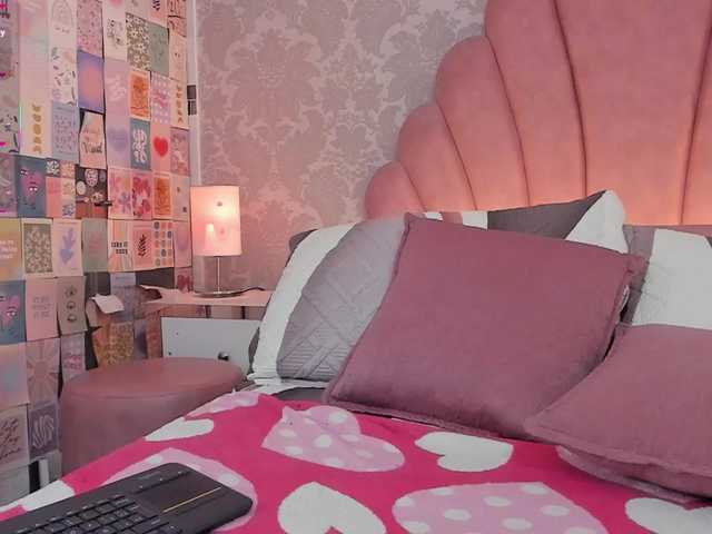 SophieCollins live cam on BongaCams