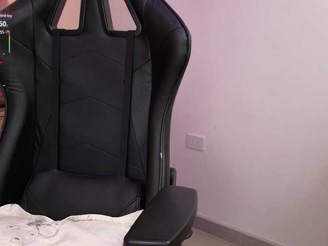 SophieCollins live cam on BongaCams