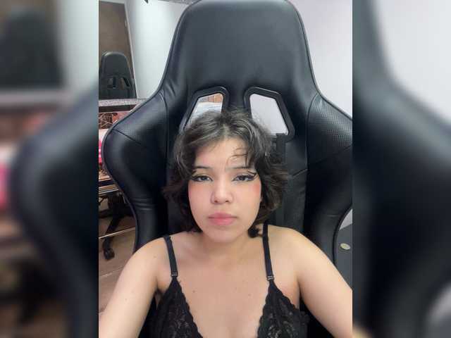 SophieCollins live cam on BongaCams