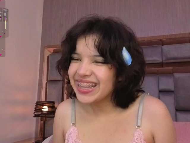 SophieCollins live cam on BongaCams