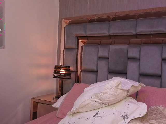 SophieCollins live cam on BongaCams