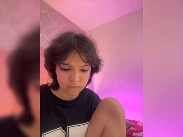 SophieCollins live cam on BongaCams