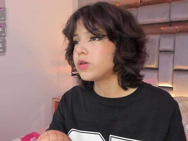 SophieCollins live cam on BongaCams