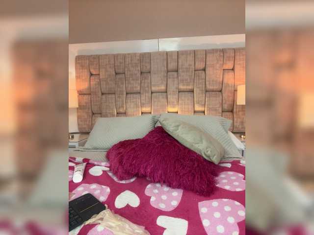 SophieCollins live cam on BongaCams