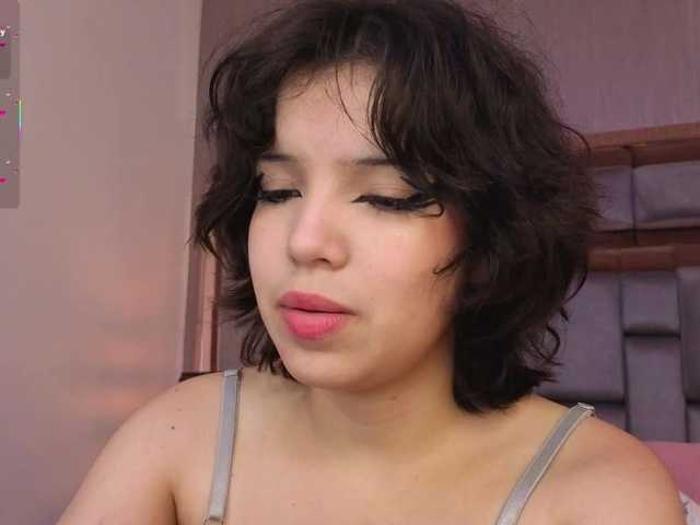 SophieCollins live cam on BongaCams