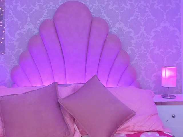 SophieCollins live cam on BongaCams