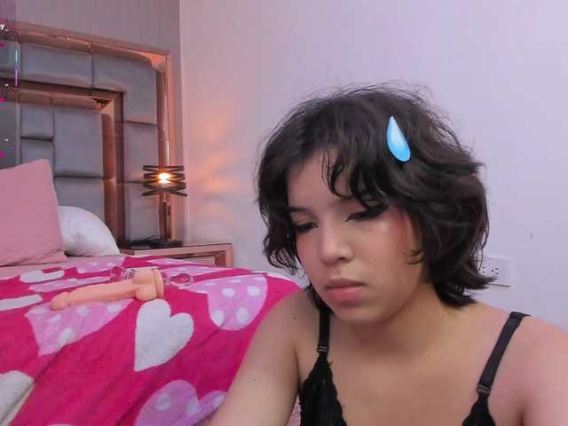 SophieCollins live cam on BongaCams