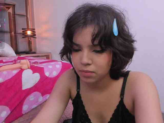 SophieCollins webcam