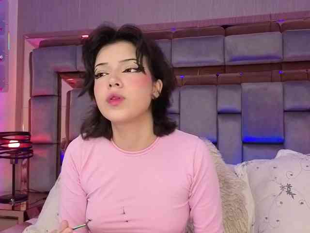 SophieCollins webcam