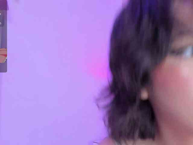 SophieCollins webcam