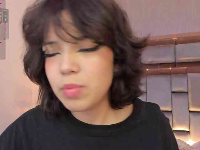 SophieCollins webcam