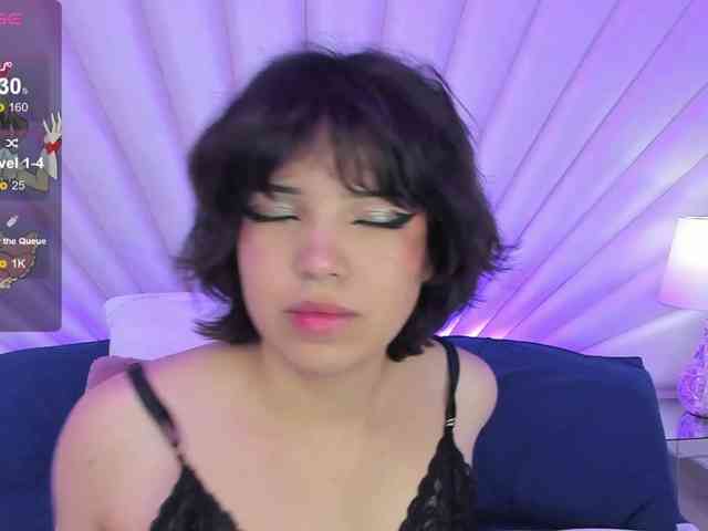 SophieCollins webcam