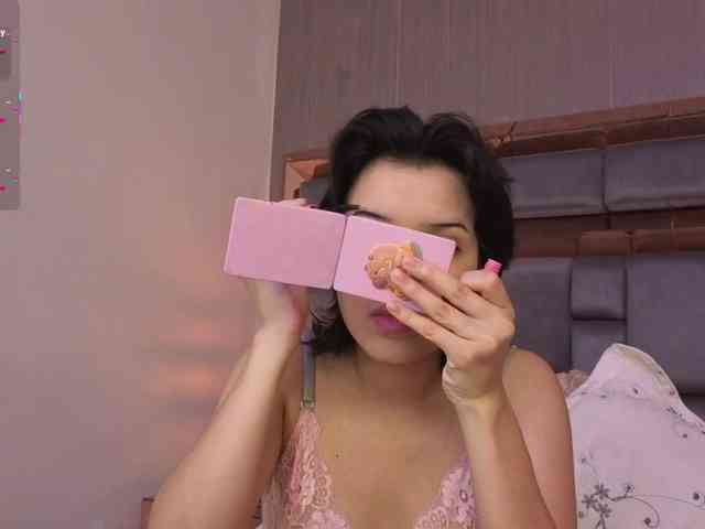 SophieCollins webcam