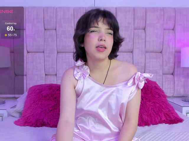 SophieCollins webcam