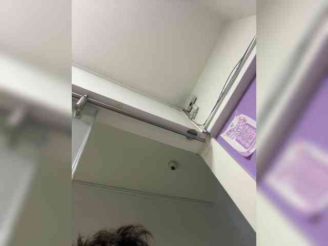 SophieCollins webcam