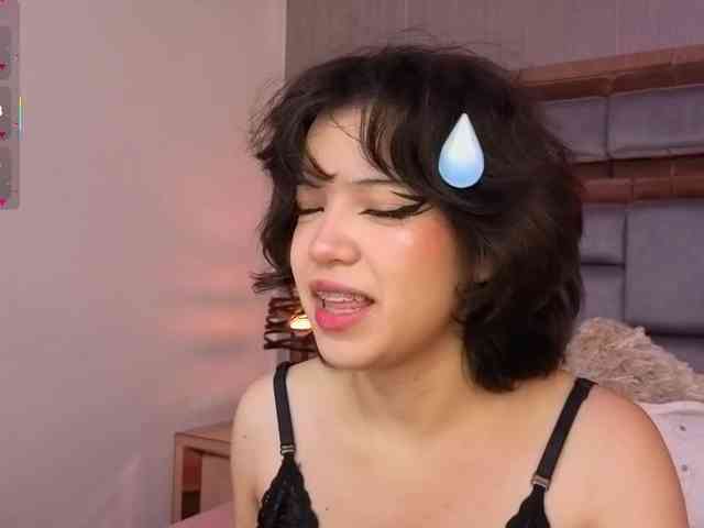 SophieCollins webcam