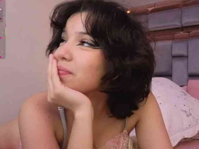 SophieCollins webcam