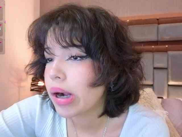 SophieCollins webcam