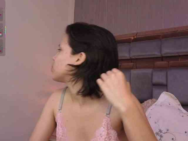 SophieCollins webcam
