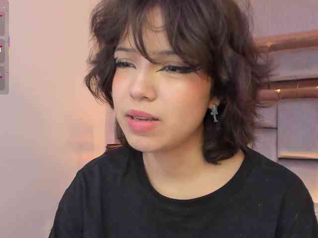 SophieCollins webcam