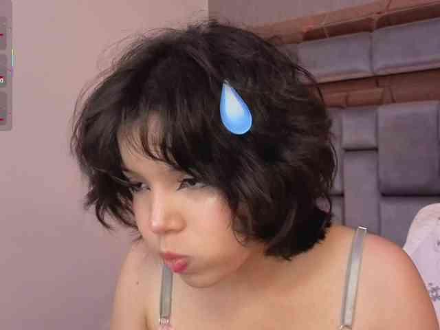 SophieCollins webcam
