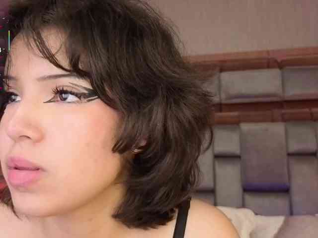 SophieCollins webcam