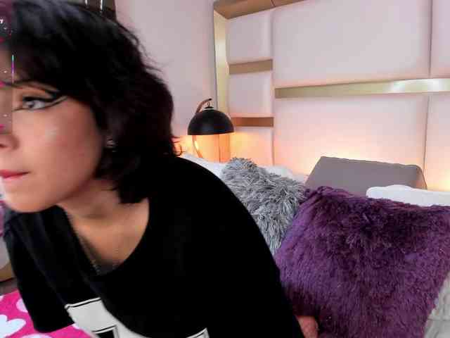 SophieCollins webcam