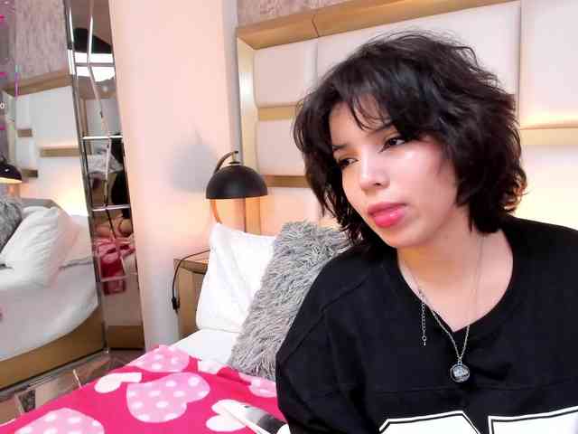 SophieCollins webcam