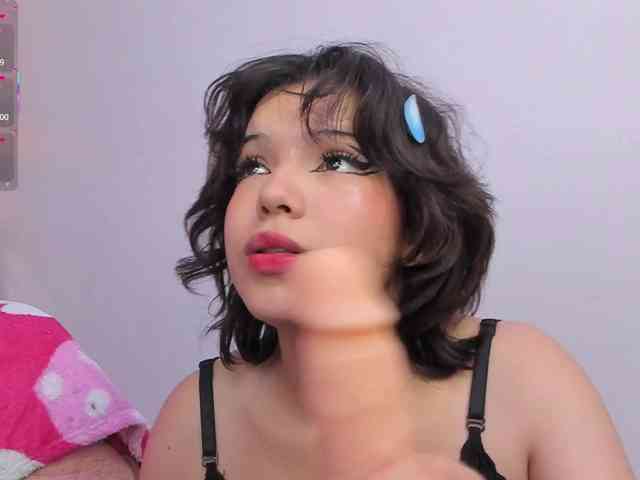 SophieCollins webcam